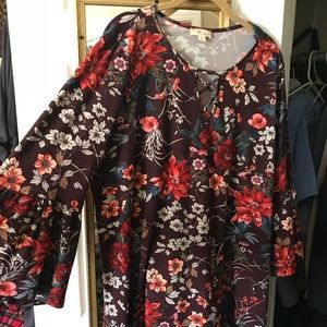 Bell sleeved plus size floral shirt